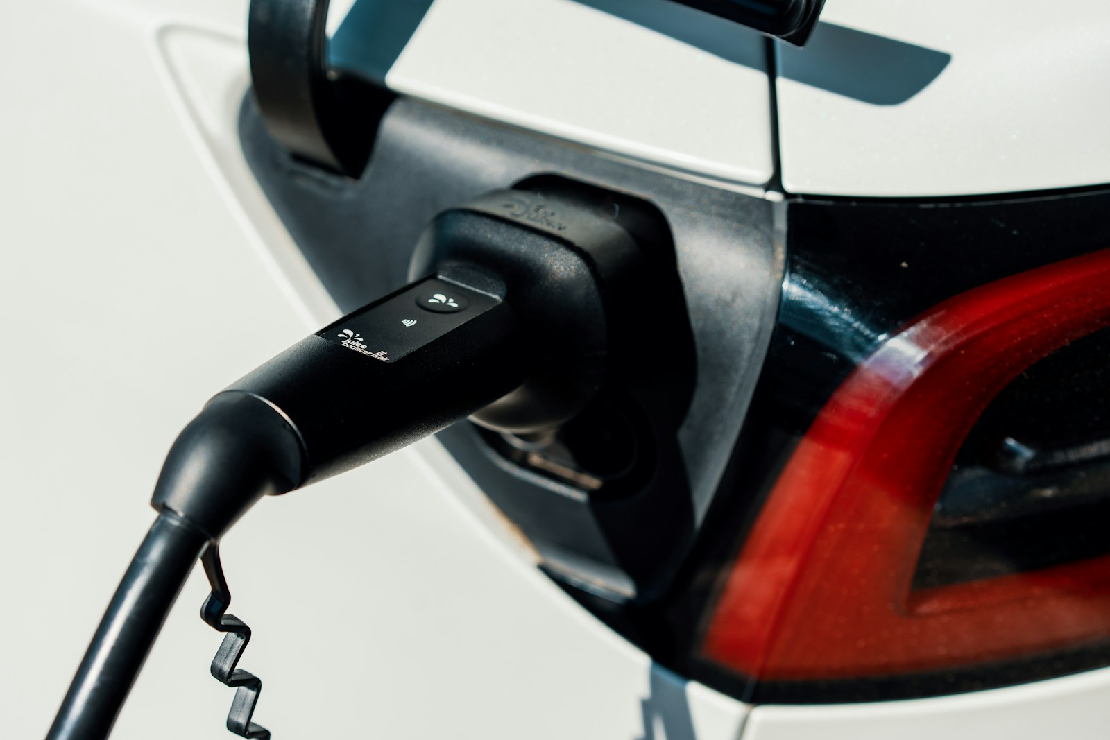EV 充电线真实应用照片